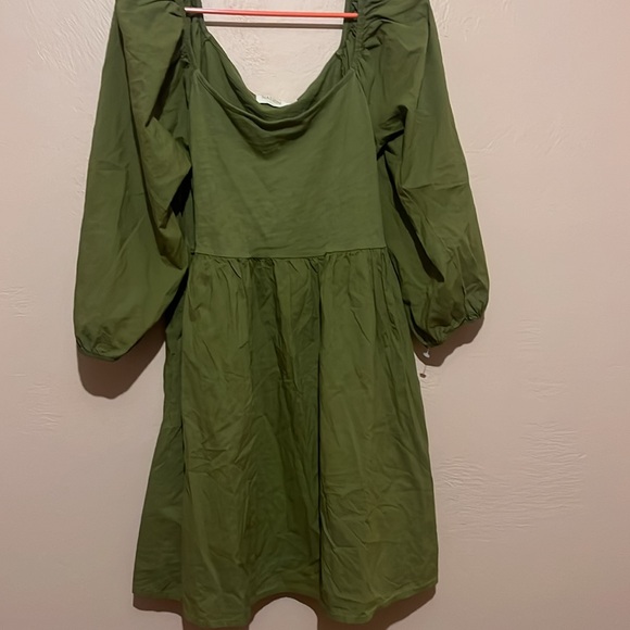 Nation Ltd. Heddie Dress In Green. Size large - Picture 3 of 9